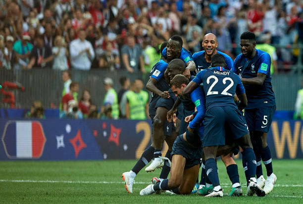 何有自尊的 何有自尊的